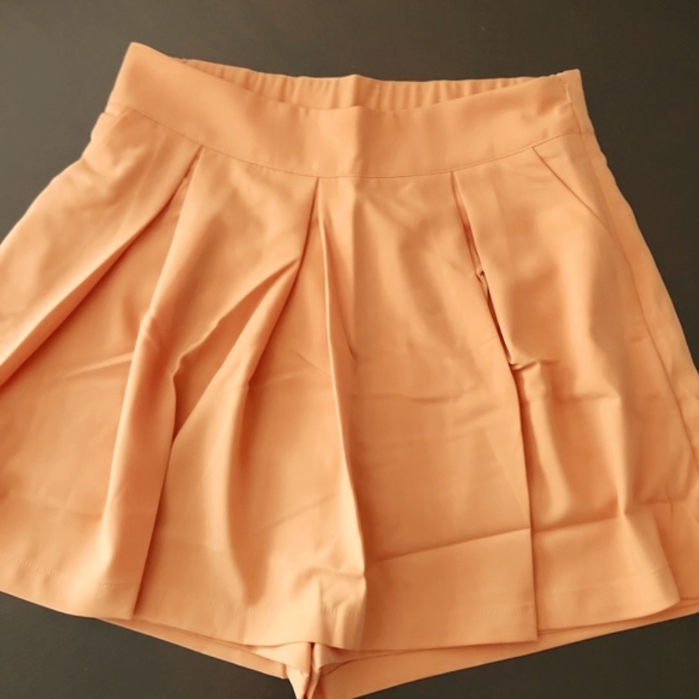 Davi & Dani Peach Pleated Skort NWT